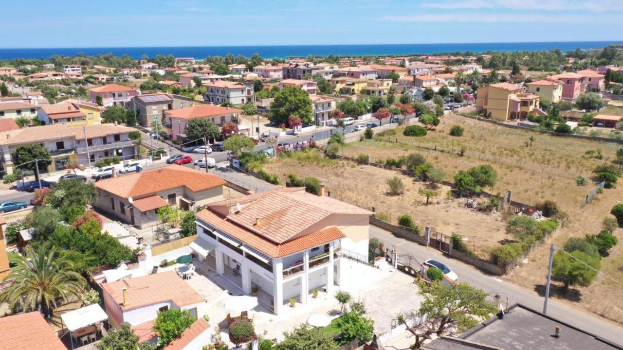 Le Case Di Helga Budoni Exterior foto
